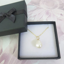 Load image into Gallery viewer, Sterling Silver Gold Plated Freshwater Pearl Pendant Necklace