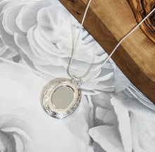 Load image into Gallery viewer, Sterling Silver Vintage Oval Locket Necklace for Hair, Photo, Keepsake