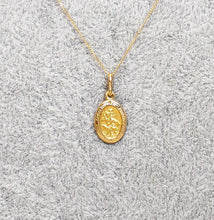 Load image into Gallery viewer, Solid 9ct Yellow Gold Saint Christopher Small Oval &amp; Solid 9ct Gold Chain Keepsake