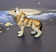 Load image into Gallery viewer, Howling Wolf Minifig Mini Figurine