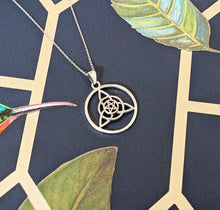 Load image into Gallery viewer, Sterling Silver Druid Triqutra Amulet Pendant Necklace