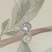 Load image into Gallery viewer, Sterling Silver Pearl Oyster Shell Pendant Necklace