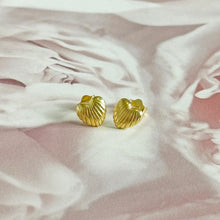 Load image into Gallery viewer, Sterling Silver Gold Plated Shell Heart Stud Earrings