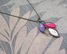 Load image into Gallery viewer, Pink, Purple &amp; Silver Leaves Pendant Necklace