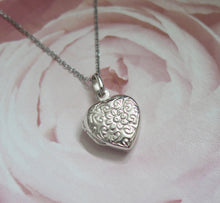 Load image into Gallery viewer, Sterling Silver Vintage Flower Heart Locket