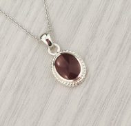 Lucky Vintage Virgo Sterling Silver Birthstone Pendant Necklace in Carnelian