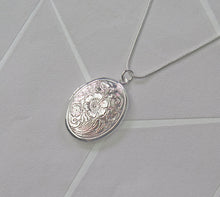 Load image into Gallery viewer, Solid 925 Sterling Silver Vintage Oval Locket Necklace for Hair, Photo, Keepsake