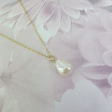 Load image into Gallery viewer, Sterling Silver Gold Plated Freshwater Pearl Pendant Necklace