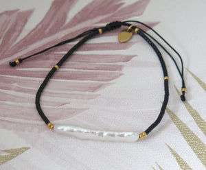 Natural Freshwater Pearl Adjustable Bracelet in Black and Gold