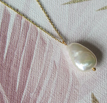 Load image into Gallery viewer, Natural Freshwater Pearl Pendant Necklace